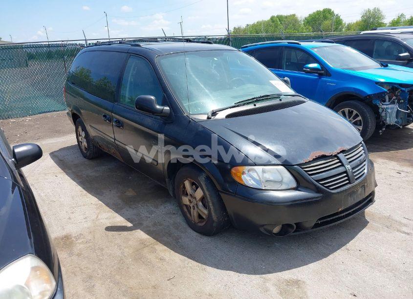 2005 Dodge Grand CARAVAN SXT (VIN 2D4GP44L35R498670) main photo