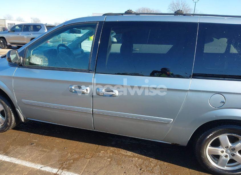 Photo 14 of 2005 Dodge Grand CARAVAN SXT (VIN 2D4GP44L55R304592)