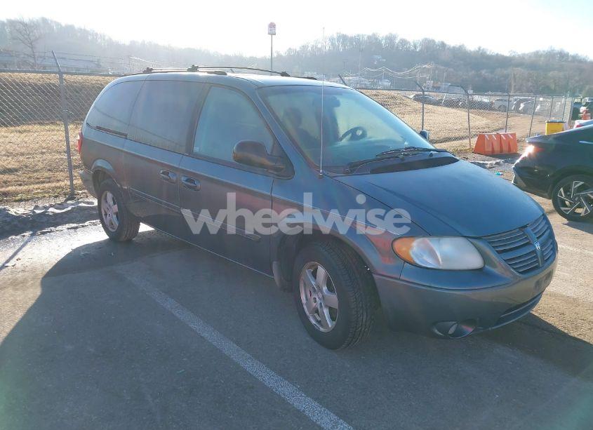 2005 Dodge Grand CARAVAN SXT (VIN 2D4GP44L55R477013) main photo