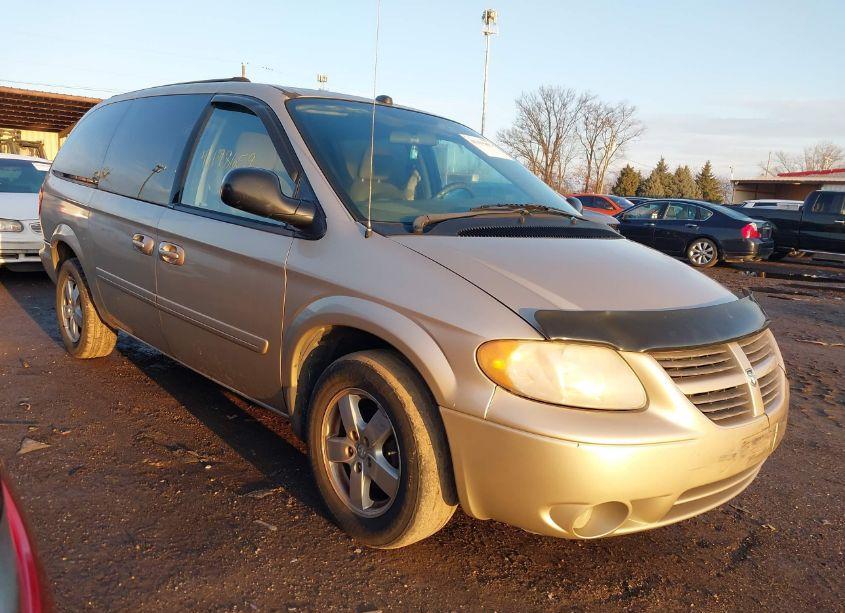 2005 Dodge Grand CARAVAN SXT (VIN 2D4GP44L55R492434) main photo