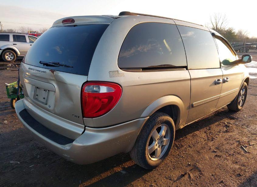 Photo 4 of 2005 Dodge Grand CARAVAN SXT (VIN 2D4GP44L55R492434)