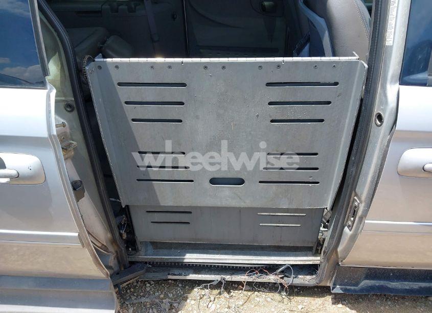 Photo 16 of 2004 Dodge Grand CARAVAN SXT (VIN 2D4GP44L64R617312)