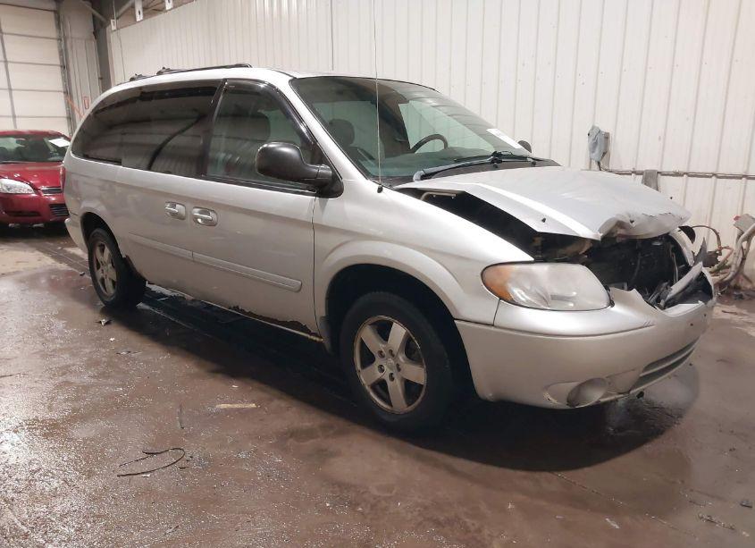 2005 Dodge Grand CARAVAN SXT (VIN 2D4GP44L75R154016) main photo