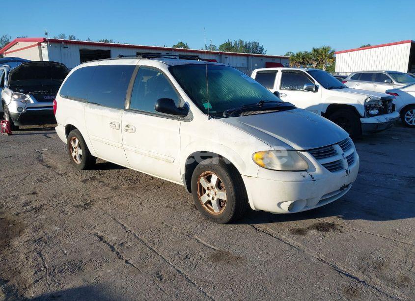 2005 Dodge Grand CARAVAN SXT (VIN 2D4GP44L95R201353) main photo