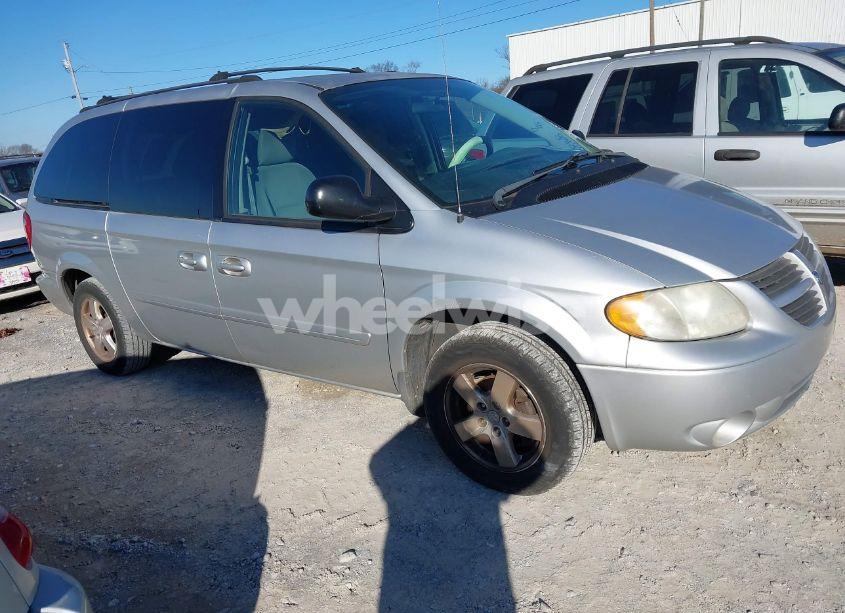 2005 Dodge Grand CARAVAN SXT (VIN 2D4GP44L95R288168) main photo