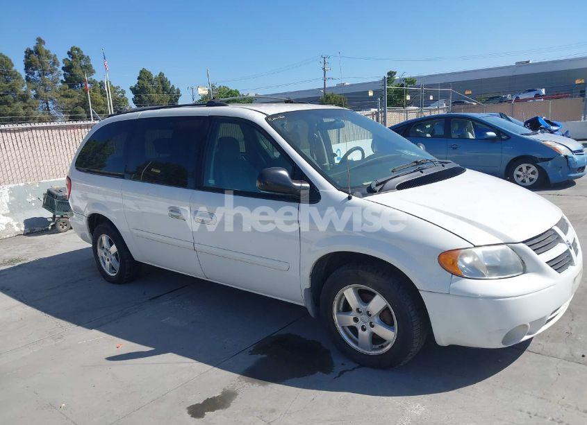 2005 Dodge Grand CARAVAN SXT (VIN 2D4GP44L95R336090) main photo