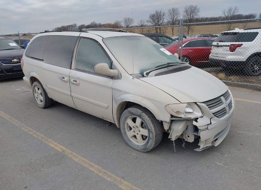 2005 Dodge Grand CARAVAN SXT (VIN 2D4GP44LX5R185700) main photo