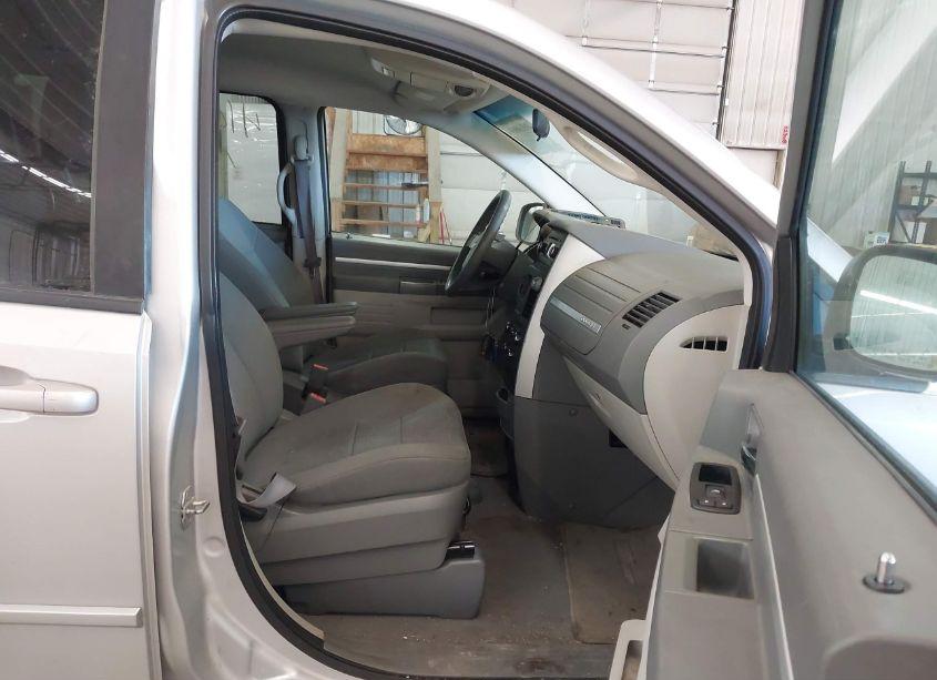 Photo 5 of 2010 Dodge Grand CARAVAN SE (VIN 2D4RN4DE0AR111390)