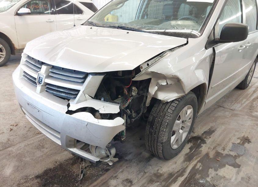 Photo 6 of 2010 Dodge Grand CARAVAN SE (VIN 2D4RN4DE0AR111390)