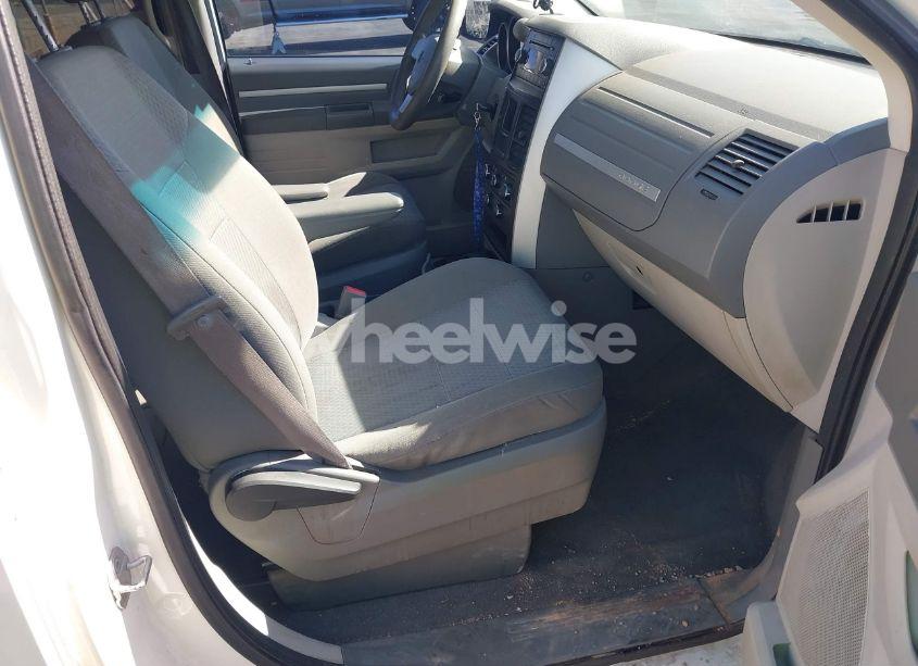 Photo 5 of 2010 Dodge Grand CARAVAN SE (VIN 2D4RN4DE0AR125273)