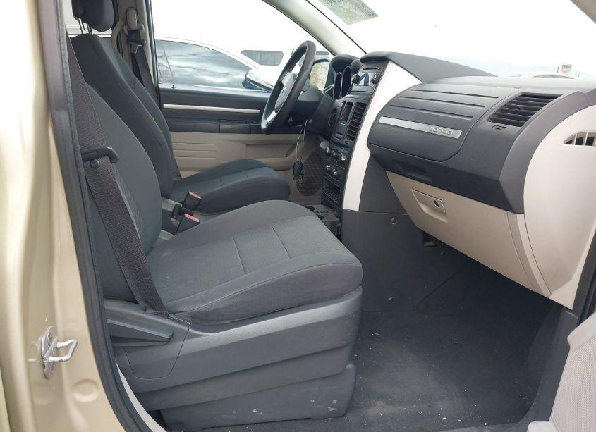 Photo 5 of 2010 Dodge Grand CARAVAN SE (VIN 2D4RN4DE0AR370543)