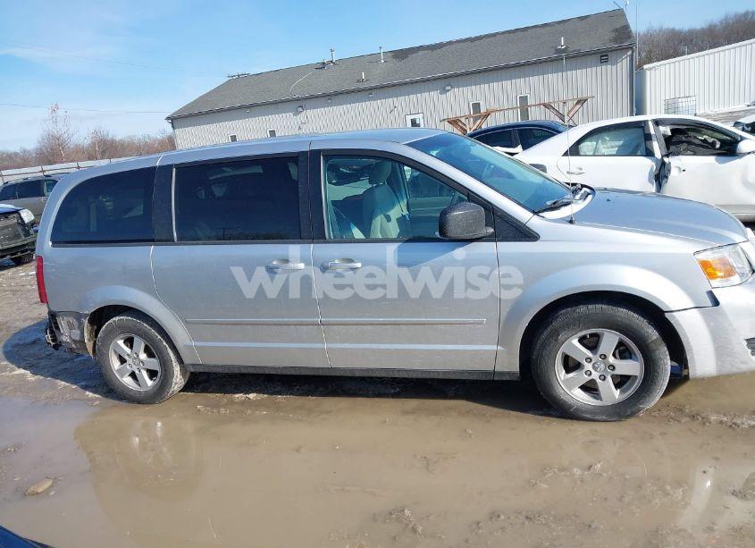 Photo 13 of 2010 Dodge Grand CARAVAN SE (VIN 2D4RN4DE3AR223522)