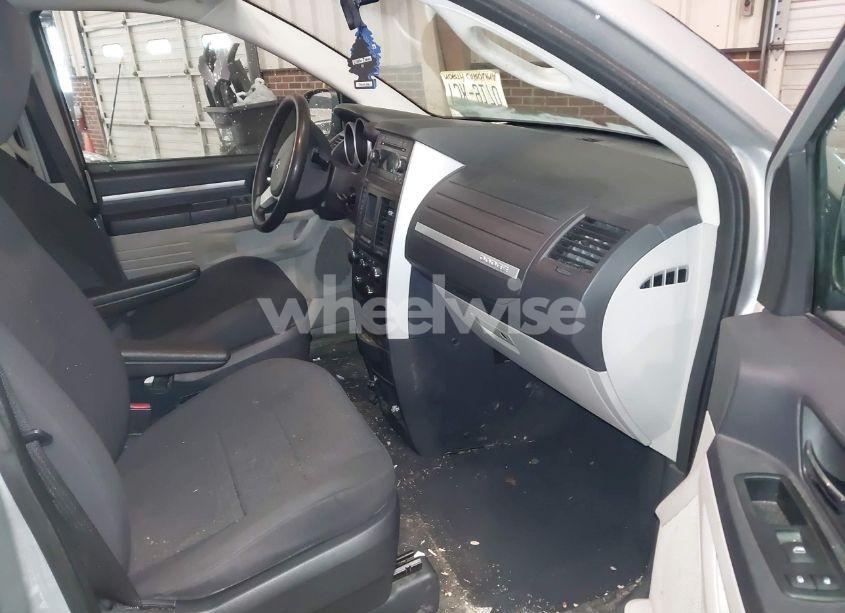 Photo 5 of 2010 Dodge Grand CARAVAN SE (VIN 2D4RN4DE3AR341120)