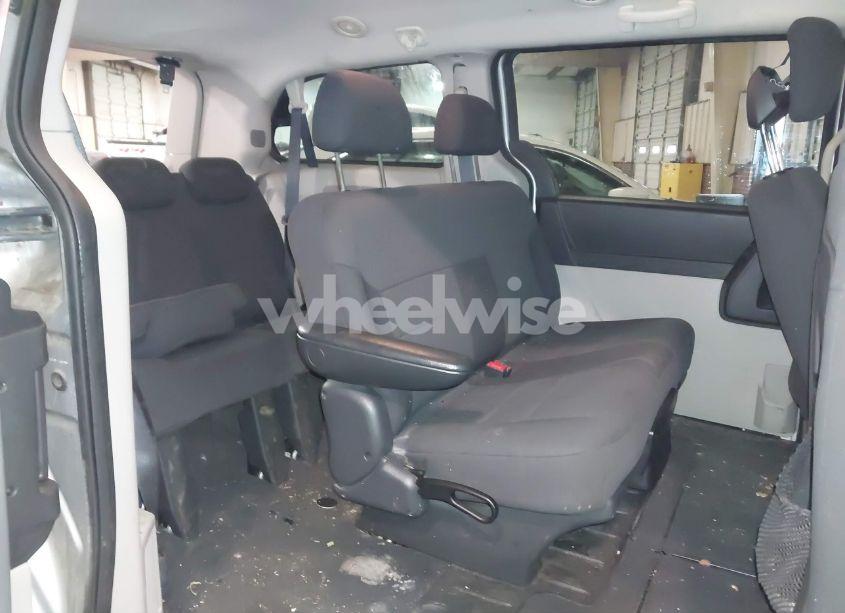 Photo 8 of 2010 Dodge Grand CARAVAN SE (VIN 2D4RN4DE3AR341120)