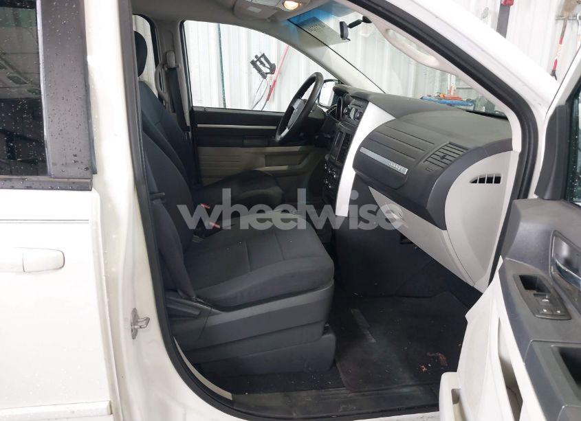 Photo 5 of 2010 Dodge Grand CARAVAN SE (VIN 2D4RN4DE7AR228643)