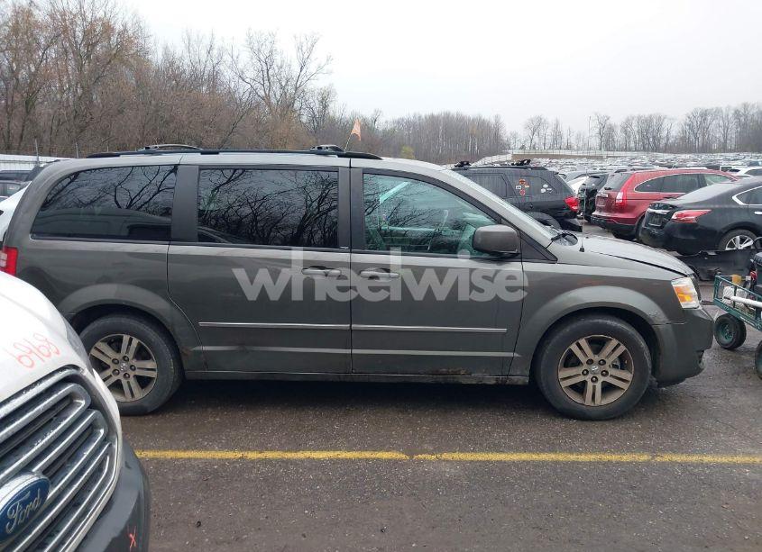 Photo 13 of 2010 Dodge Grand CARAVAN SE (VIN 2D4RN4DE7AR229985)