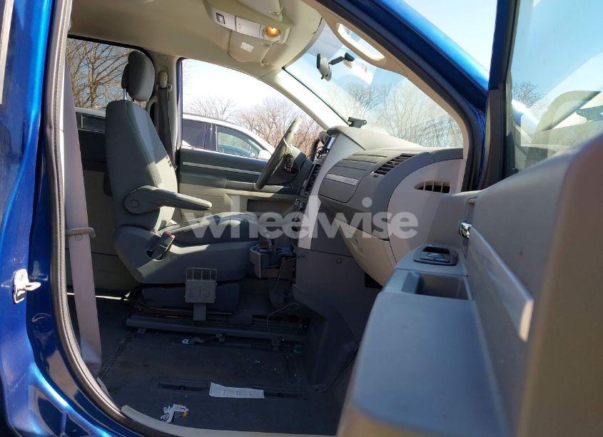 Photo 5 of 2010 Dodge Grand CARAVAN SE (VIN 2D4RN4DE7AR296991)