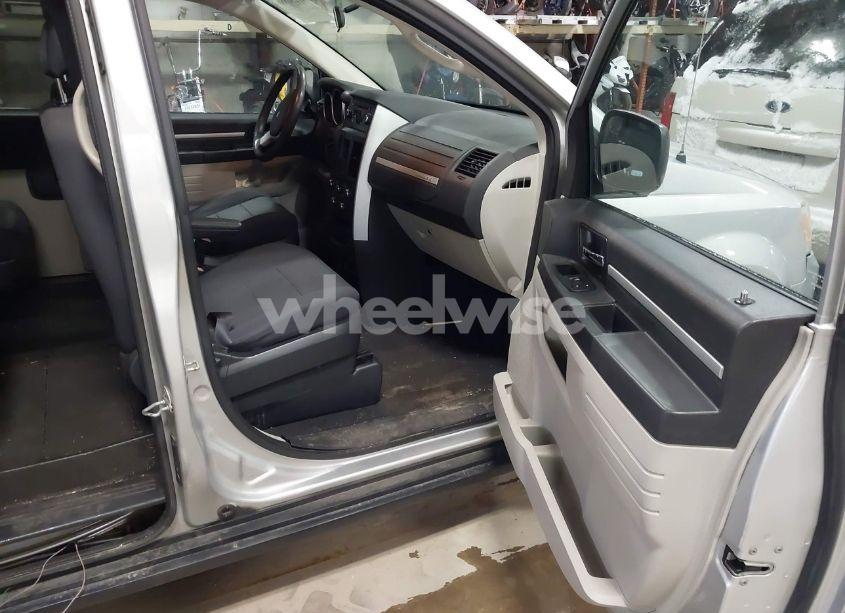 Photo 5 of 2010 Dodge Grand CARAVAN SE (VIN 2D4RN4DE7AR446839)