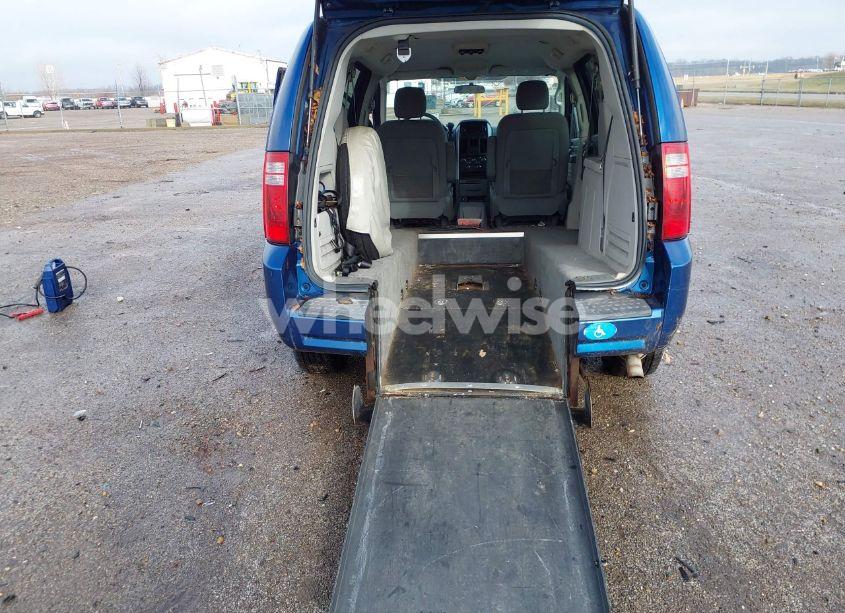 Photo 13 of 2010 Dodge Grand CARAVAN SE (VIN 2D4RN4DE8AR185303)