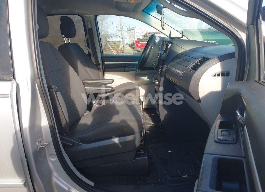 Photo 5 of 2010 Dodge Grand CARAVAN SE (VIN 2D4RN4DEXAR429212)