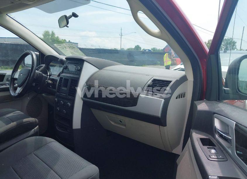 Photo 5 of 2010 Dodge Grand CARAVAN SXT (VIN 2D4RN5D10AR135658)