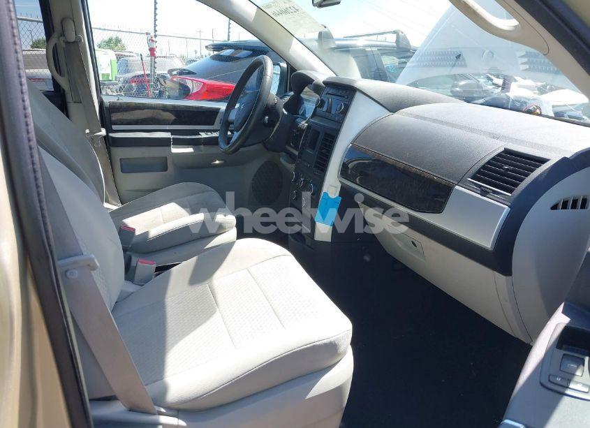 Photo 5 of 2010 Dodge Grand CARAVAN SXT (VIN 2D4RN5D12AR273119)