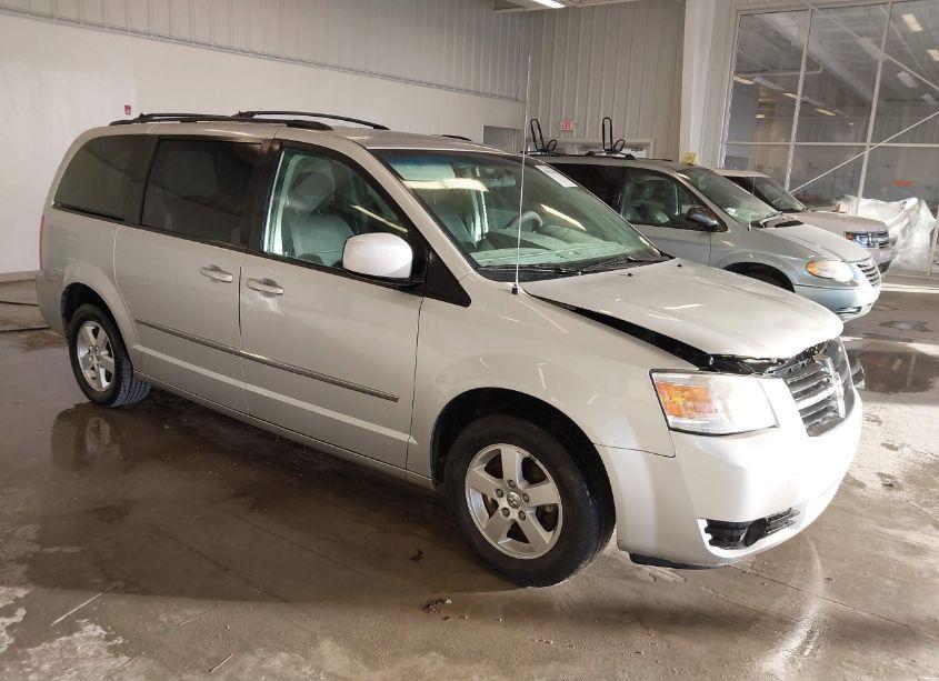 2010 Dodge Grand CARAVAN SXT (VIN 2D4RN5D13AR232711) main photo