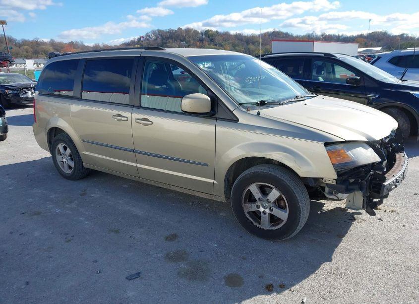 2010 Dodge Grand CARAVAN SXT (VIN 2D4RN5D16AR197405) main photo