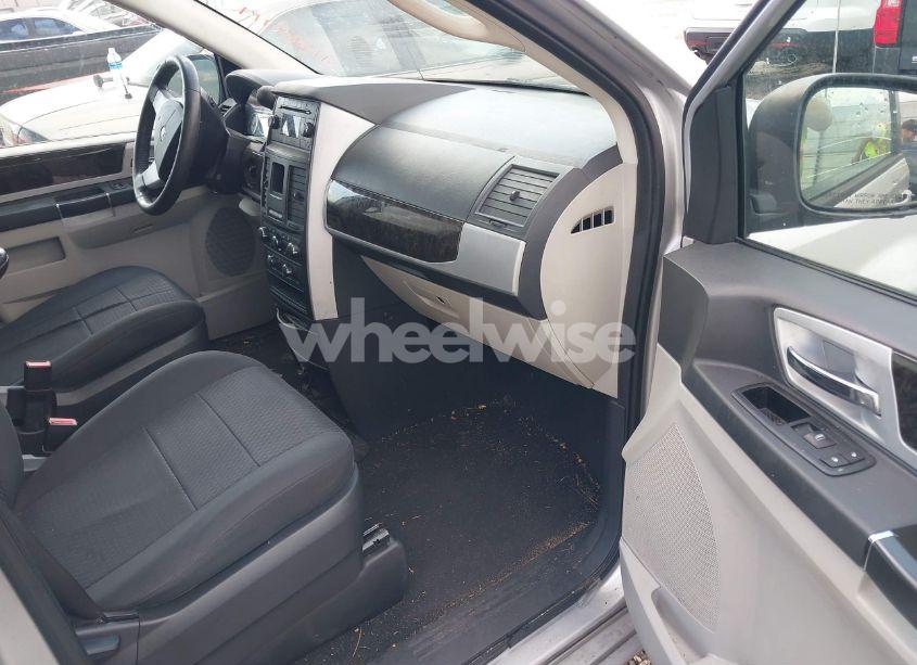 Photo 5 of 2010 Dodge Grand CARAVAN SXT (VIN 2D4RN5D17AR201980)