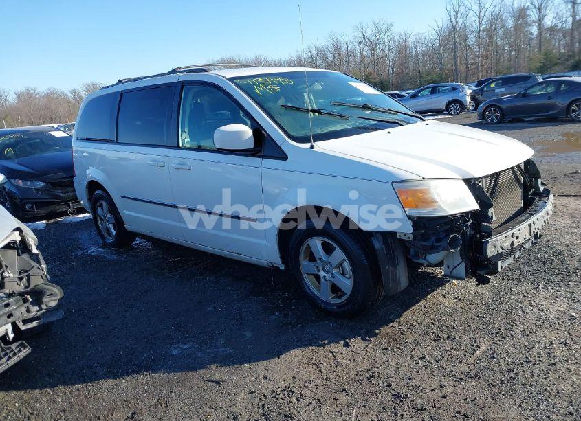 2010 Dodge Grand CARAVAN SXT (VIN 2D4RN5D17AR204992) main photo