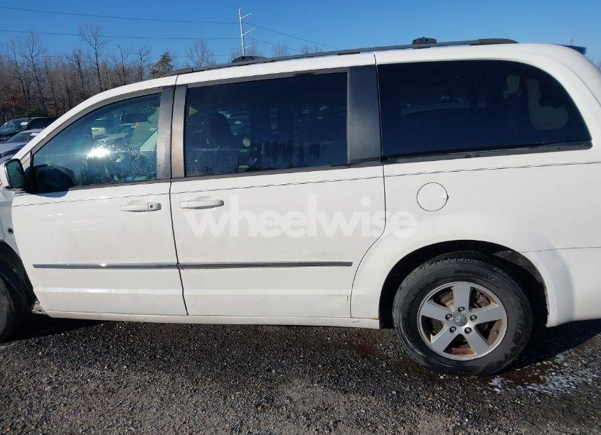 Photo 14 of 2010 Dodge Grand CARAVAN SXT (VIN 2D4RN5D17AR204992)
