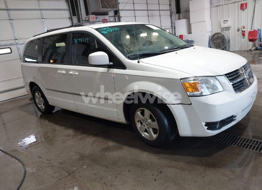 2010 Dodge Grand CARAVAN SXT (VIN 2D4RN5D18AR245132) main photo