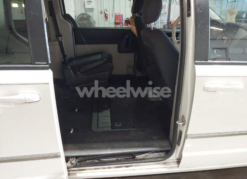 Photo 8 of 2010 Dodge Grand CARAVAN SXT (VIN 2D4RN5D18AR245132)