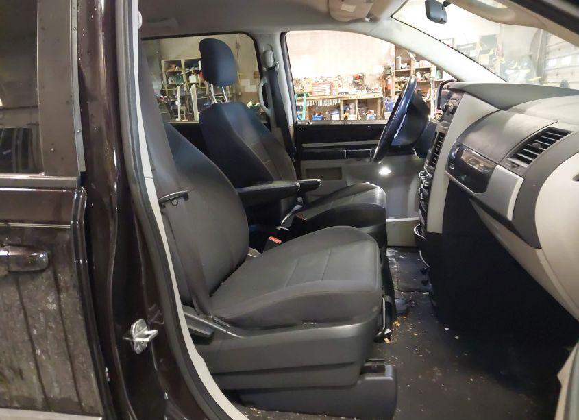 Photo 5 of 2010 Dodge Grand CARAVAN SXT (VIN 2D4RN5D18AR388940)