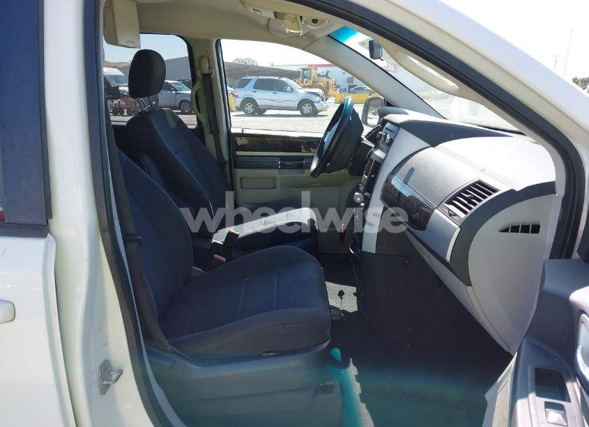 Photo 5 of 2010 Dodge Grand CARAVAN SXT (VIN 2D4RN5D19AR155035)