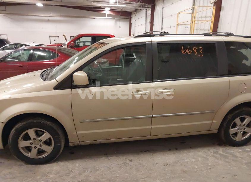 Photo 13 of 2010 Dodge Grand CARAVAN SXT (VIN 2D4RN5D1XAR225268)