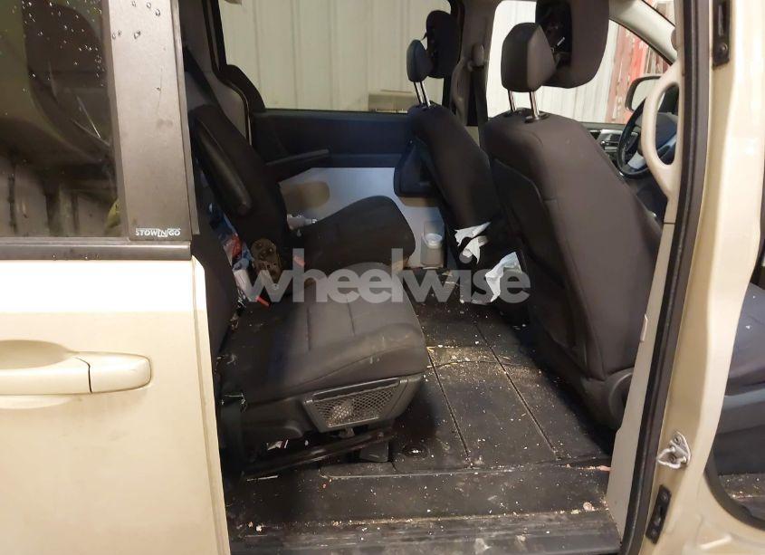 Photo 8 of 2010 Dodge Grand CARAVAN SXT (VIN 2D4RN5D1XAR225268)