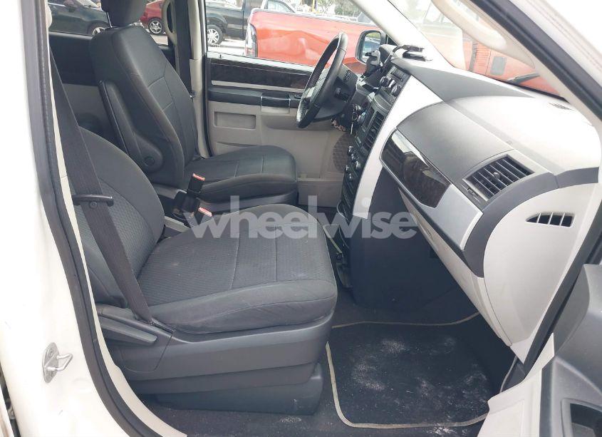 Photo 5 of 2010 Dodge Grand CARAVAN SXT (VIN 2D4RN5D1XAR331770)