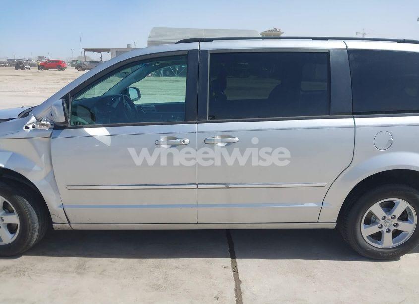 Photo 15 of 2010 Dodge Grand CARAVAN SXT (VIN 2D4RN5D1XAR417287)