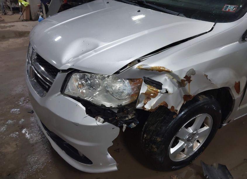 Photo 6 of 2011 Dodge Grand CARAVAN CREW (VIN 2D4RN5DG4BR661734)