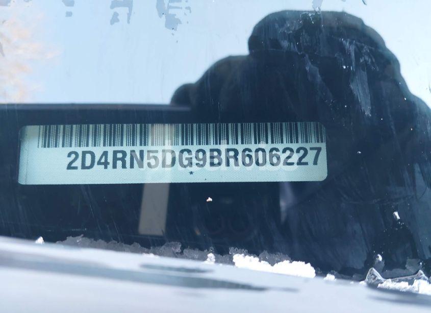 Photo 9 of 2011 Dodge Grand CARAVAN CREW (VIN 2D4RN5DG9BR606227)