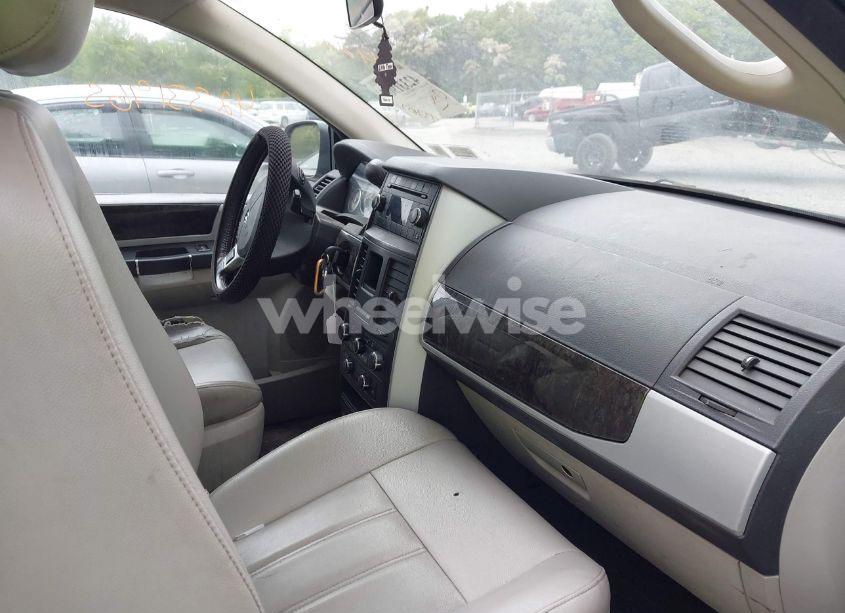 Photo 5 of 2010 Dodge Grand CARAVAN SXT (VIN 2D4RN5DX0AR355385)