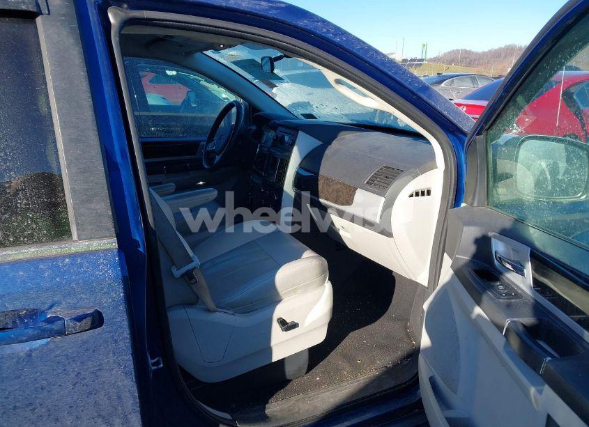 Photo 5 of 2010 Dodge Grand CARAVAN SXT (VIN 2D4RN5DX3AR364629)