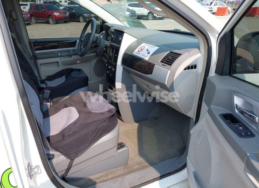 Photo 5 of 2010 Dodge Grand CARAVAN SXT (VIN 2D4RN5DX7AR144801)