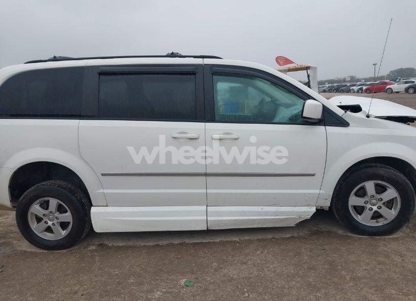 Photo 14 of 2010 Dodge Grand CARAVAN SXT (VIN 2D4RN5DX8AR191125)