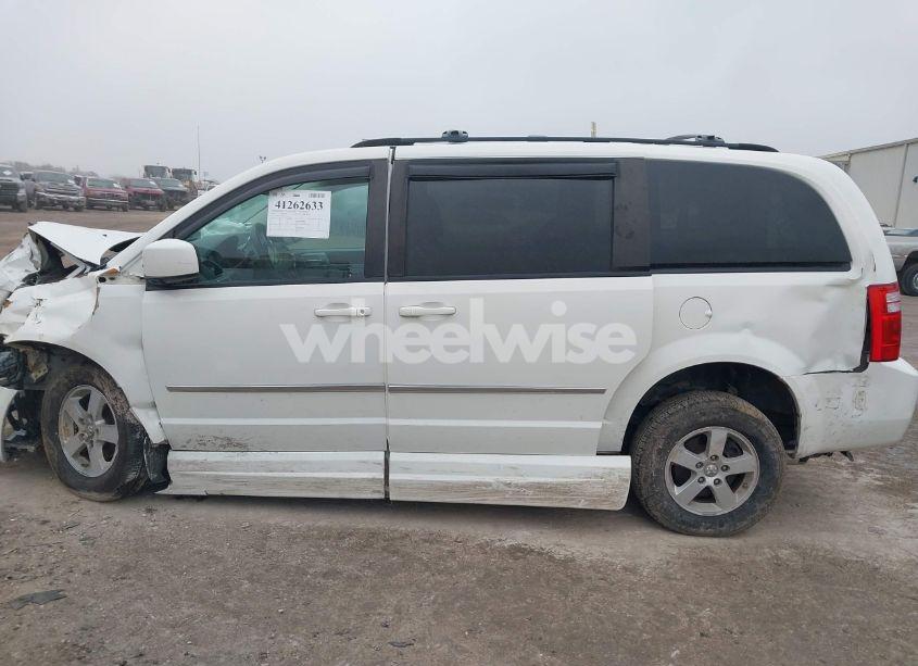 Photo 15 of 2010 Dodge Grand CARAVAN SXT (VIN 2D4RN5DX8AR191125)