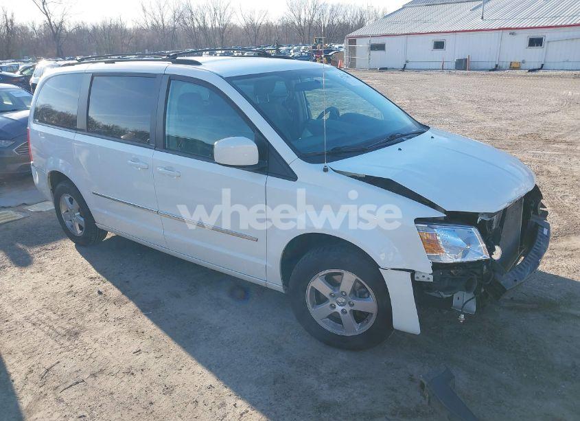 2010 Dodge Grand CARAVAN SXT (VIN 2D4RN5DX8AR239352) main photo