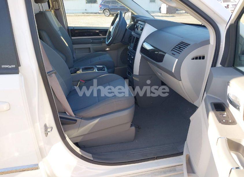 Photo 5 of 2010 Dodge Grand CARAVAN SXT (VIN 2D4RN5DX8AR239352)