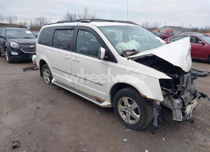 2010 Dodge Grand CARAVAN SXT (VIN 2D4RN5DX8AR256670) main photo