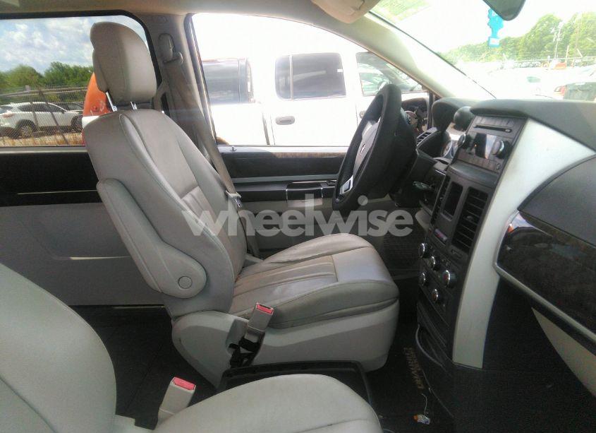 Photo 5 of 2010 Dodge Grand CARAVAN SXT (VIN 2D4RN5DX8AR316625)